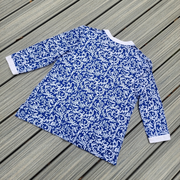 L blue/white scroll top - Picture 12 of 14